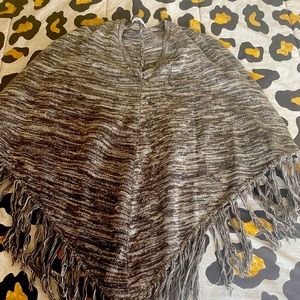 Warm sweater type poncho